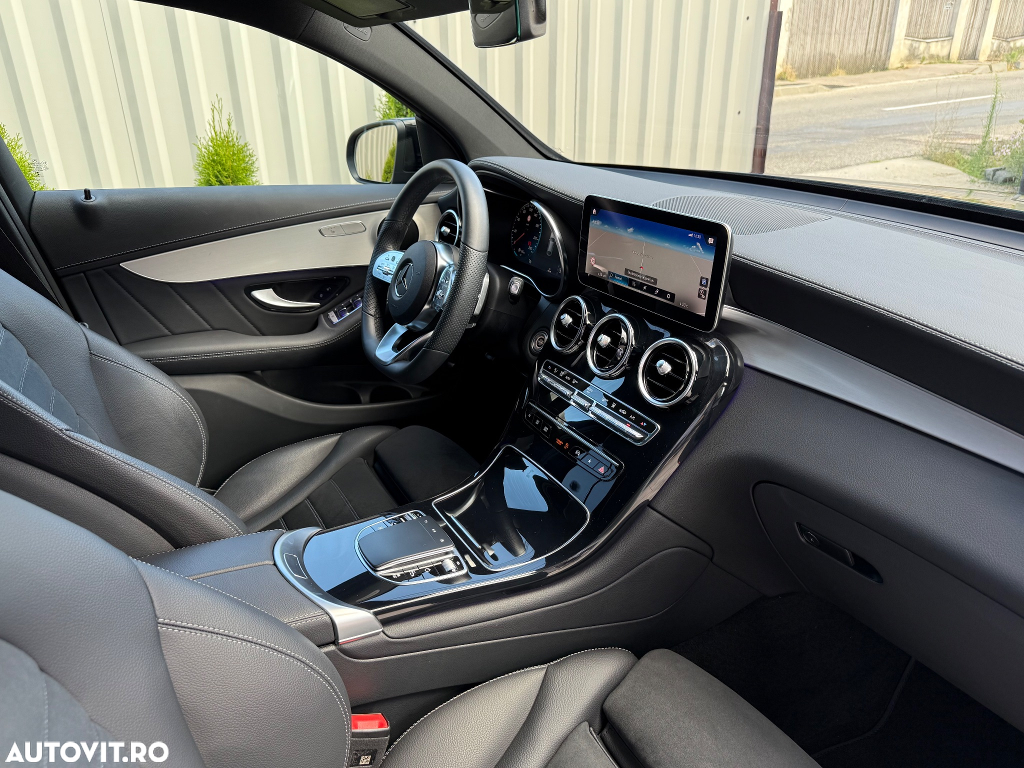Mercedes-Benz GLC Coupe 300 e 4Matic 9G-TRONIC AMG Line - 18