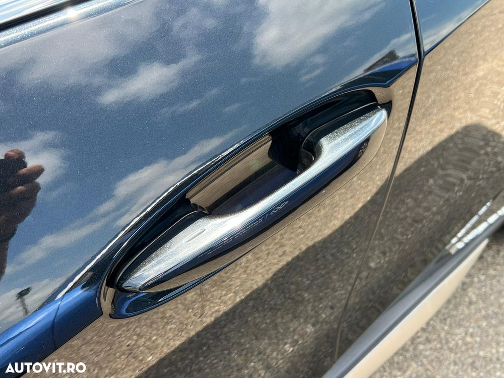 Lexus UX 250h Luxury Line - 34