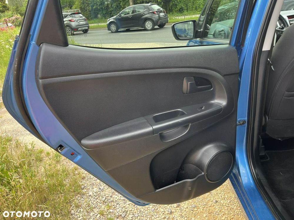 Kia Venga - 23