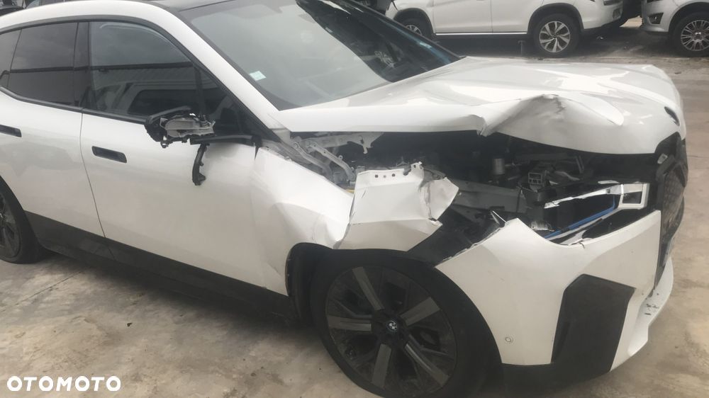 BMW iX xDrive50 111.5kWh Signature - 5