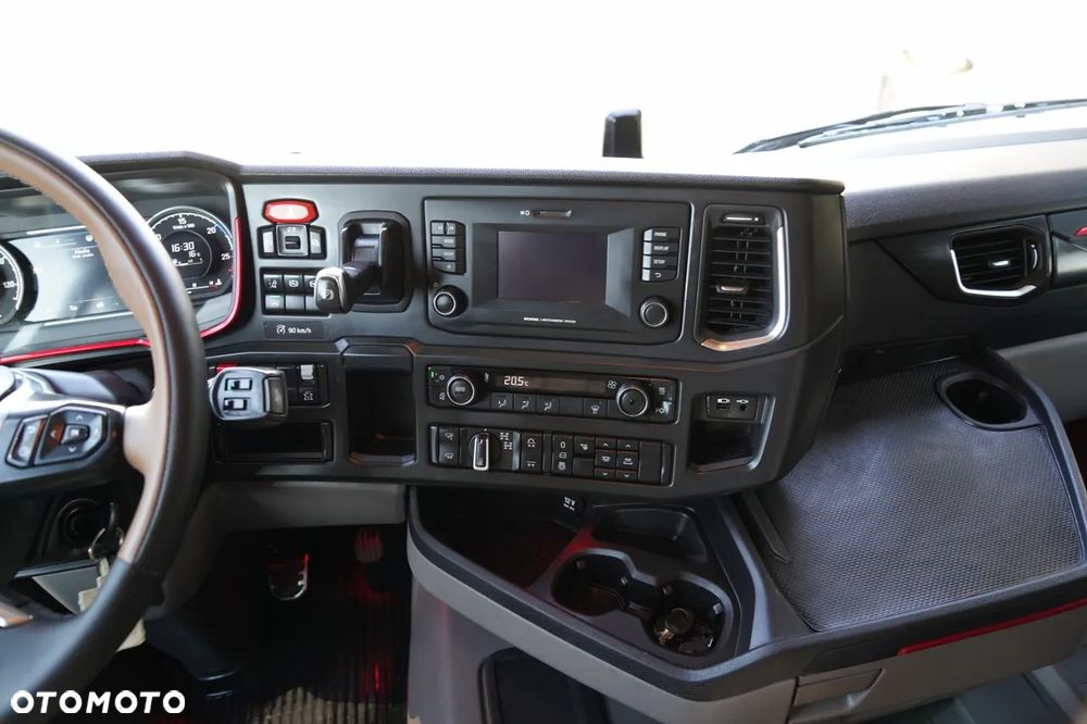 Scania R 650 / V8 / 6x4 / HYDRAULIKA /  DMC: 100.000 KG / I-PARK COOL / 3 OSIOWY CIĄGNIK SIODŁOWY / OPONY 100% - 31