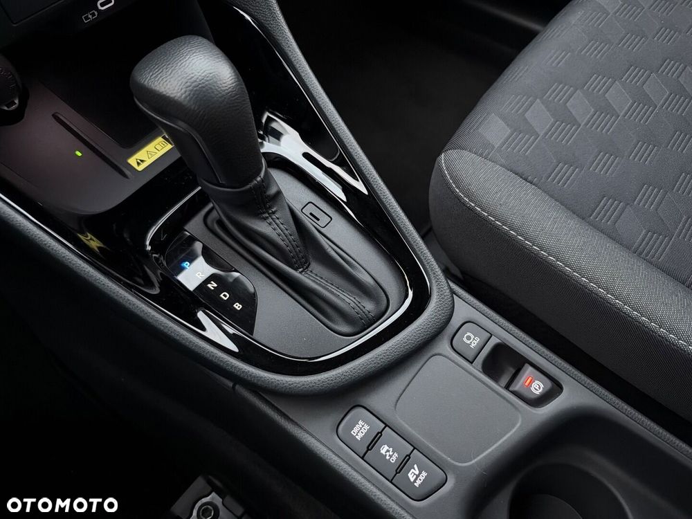 Toyota Yaris Hybrid 1.5 Style - 24