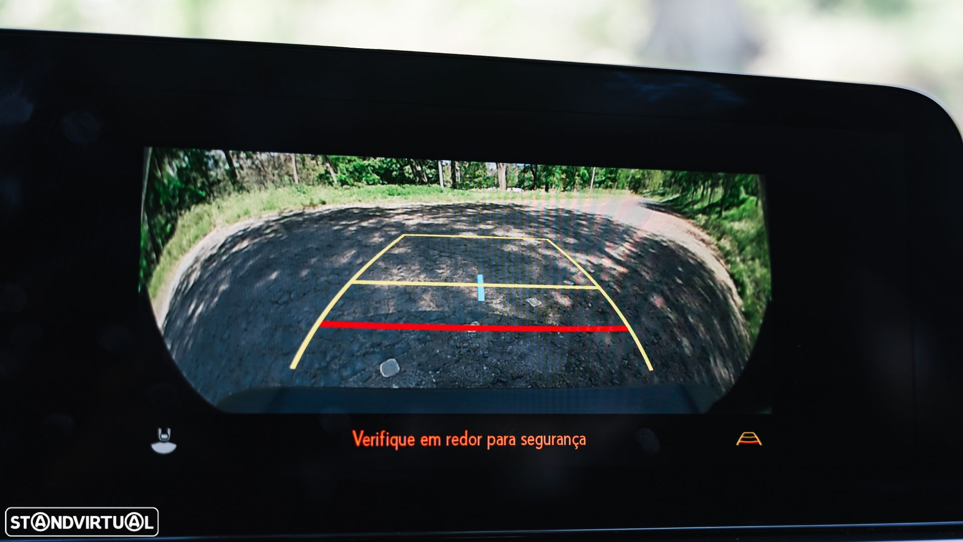 Lexus UX 250h Sport (Ecrã 12.3) - 35