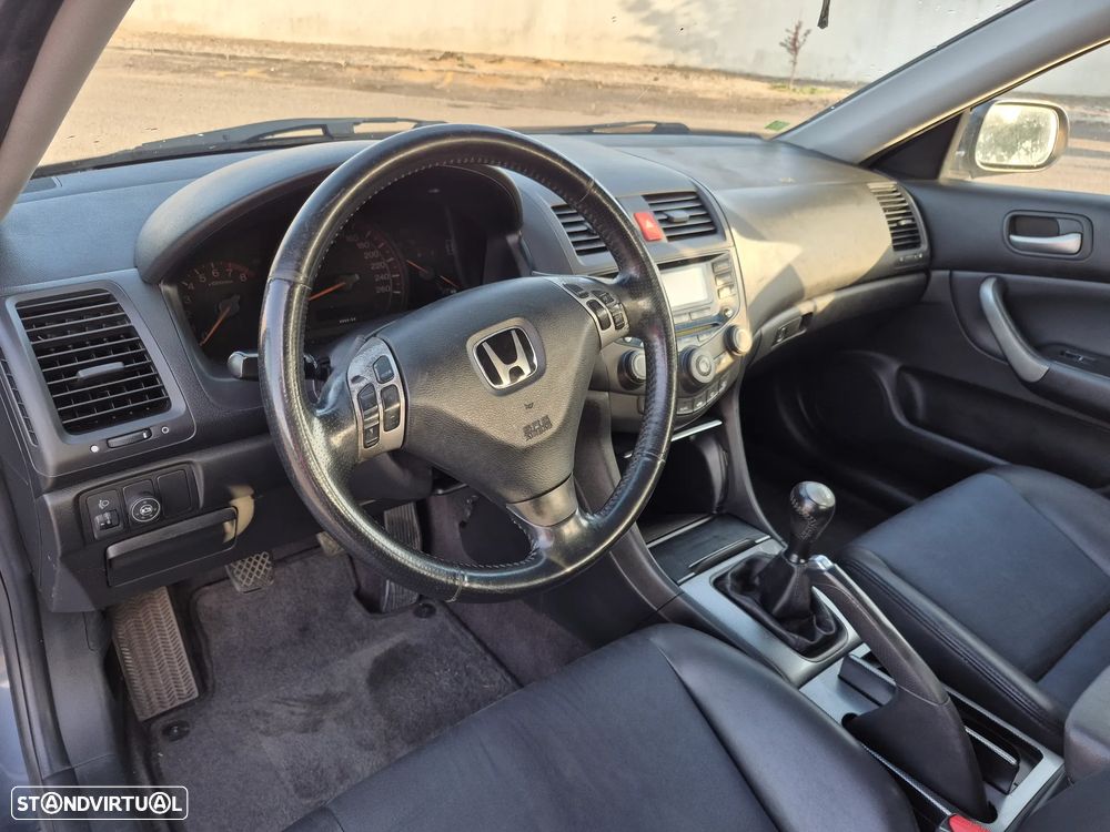 Honda Accord 2.0 Sport - 15