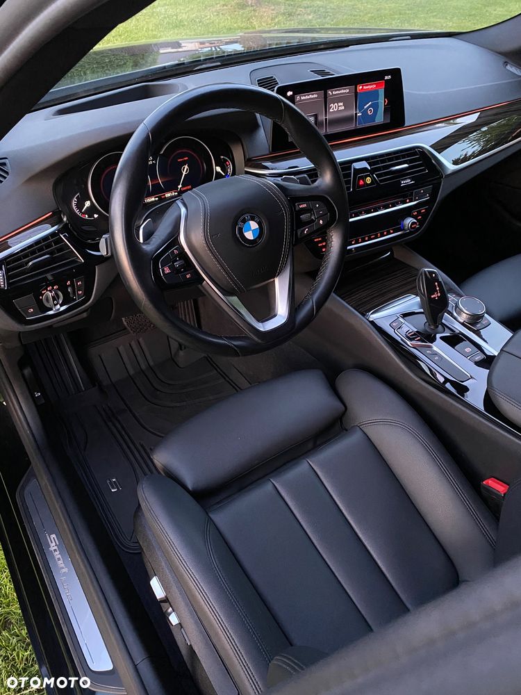 BMW Seria 5 530i Sport Line - 24