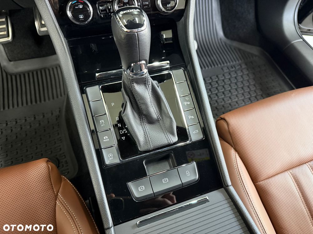 Skoda Superb 2.0 TDI SCR L&K DSG - 24