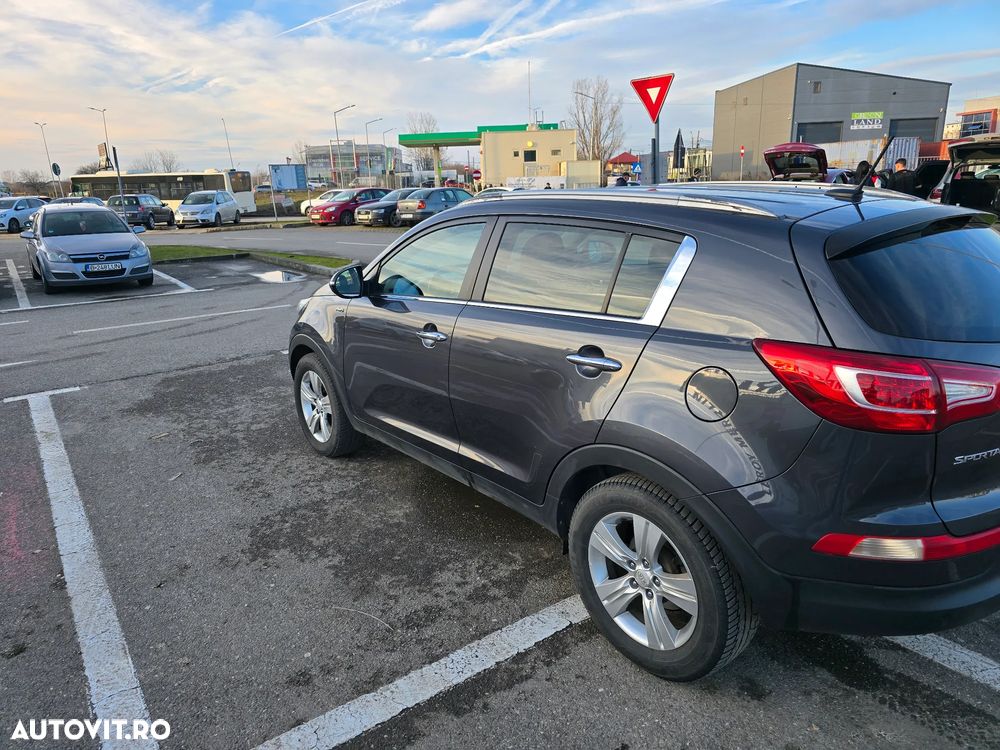 Kia Sportage 2.0 CRDI 4WD Automatik Spirit - 12