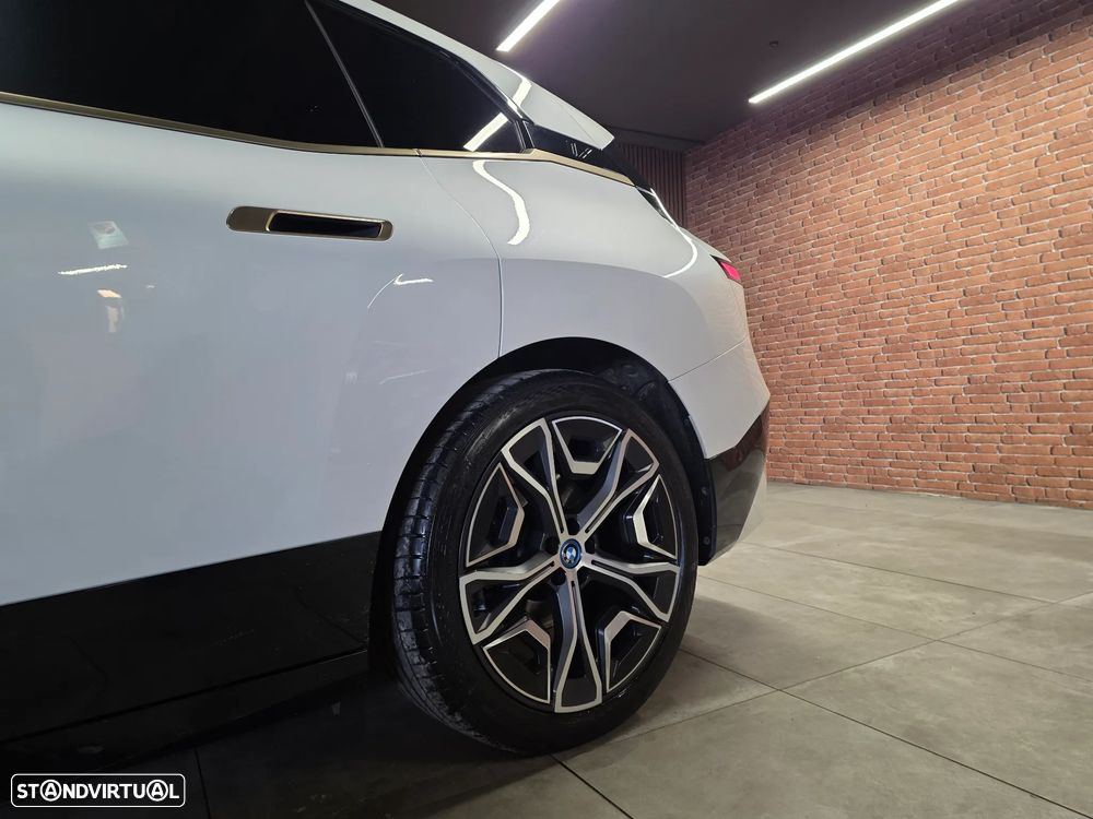 BMW iX xDrive 40 Pack Desportivo - 52