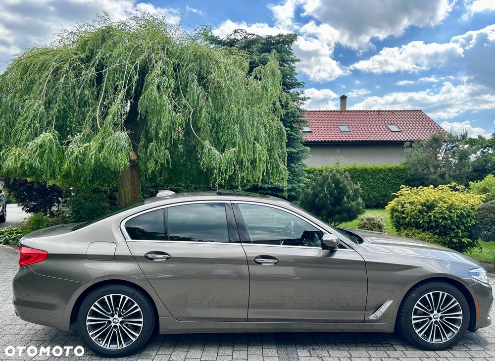 BMW Seria 5 540i xDrive Luxury Line sport - 15