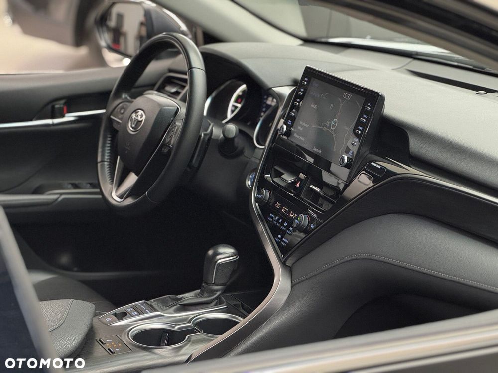 Toyota Camry 2.5 Hybrid Executive CVT - 38