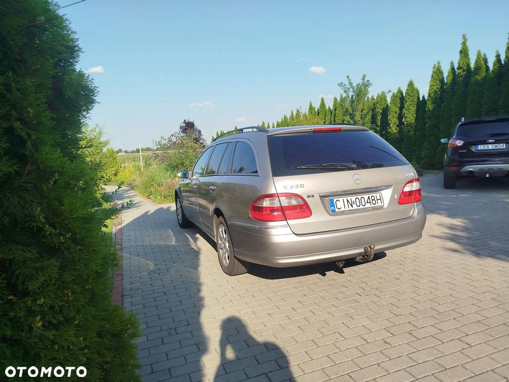 Mercedes-Benz Klasa E 220 CDI T Elegance - 22