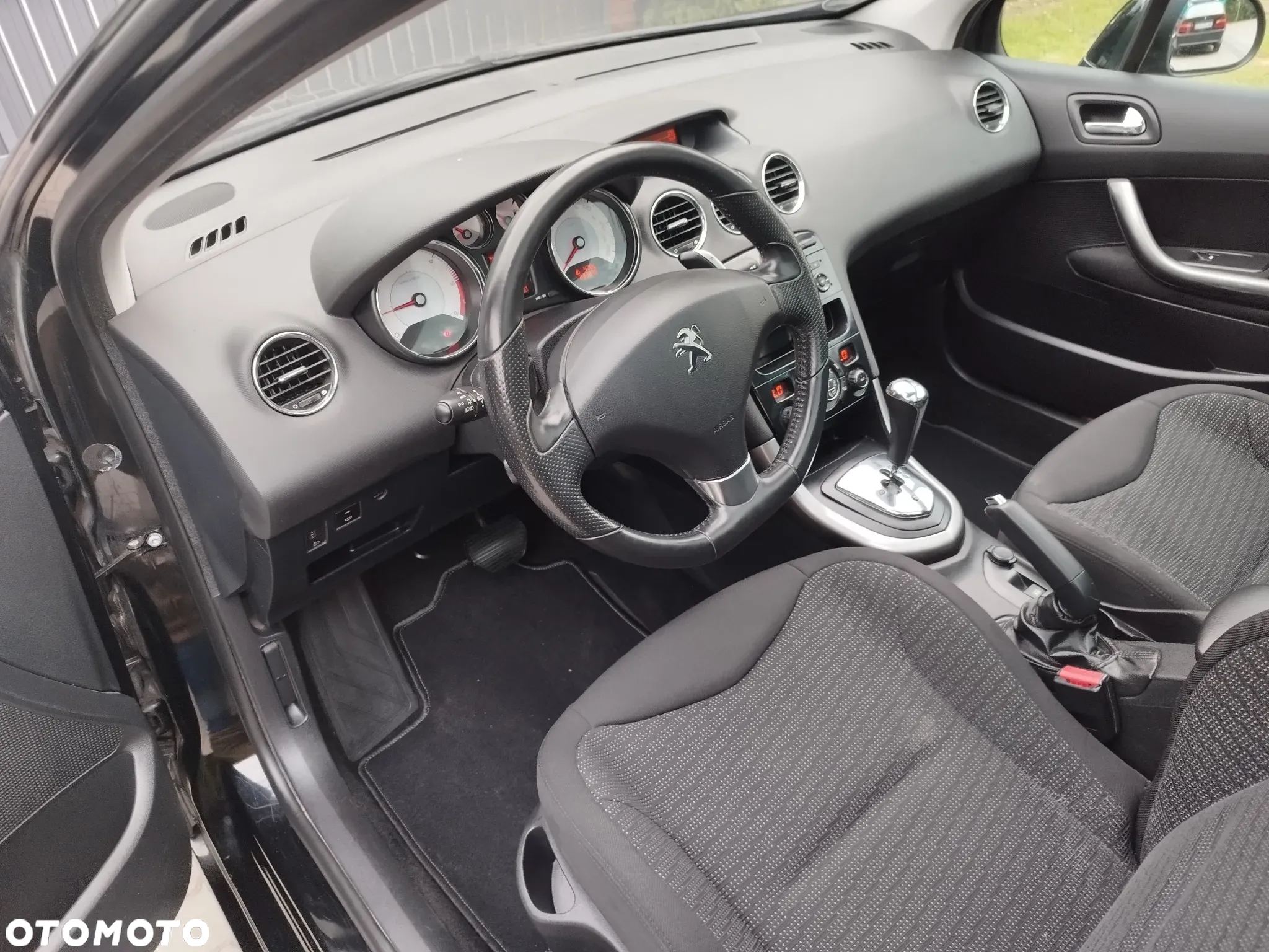 Peugeot 308 SW HDi FAP 110 EGS6 Premium - 21