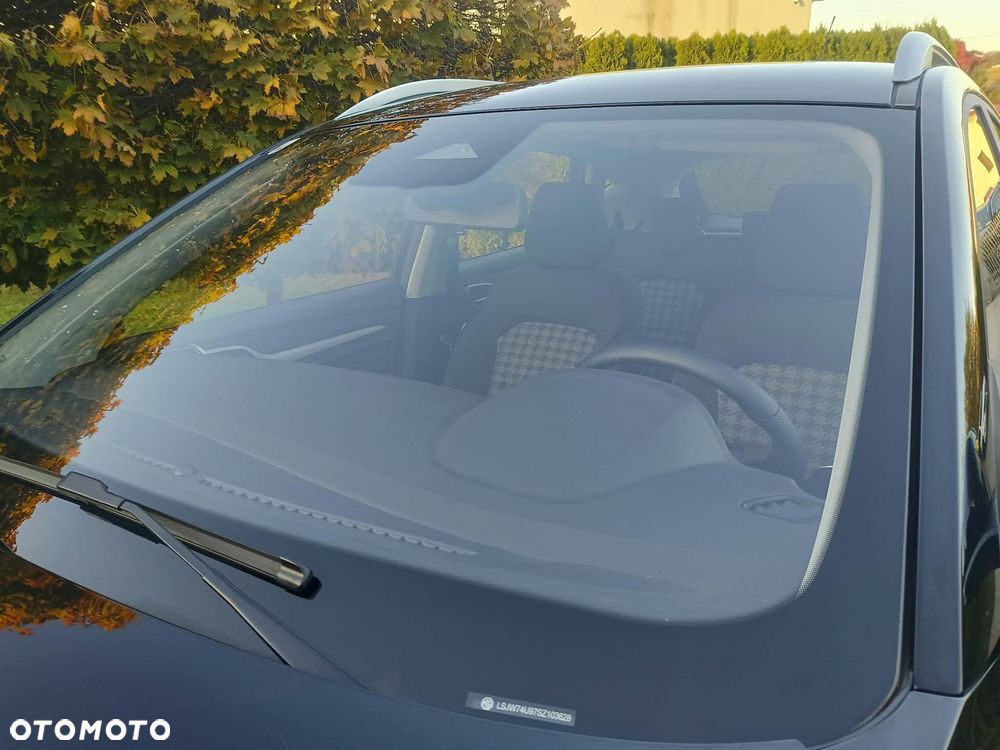 MG ZS - 35