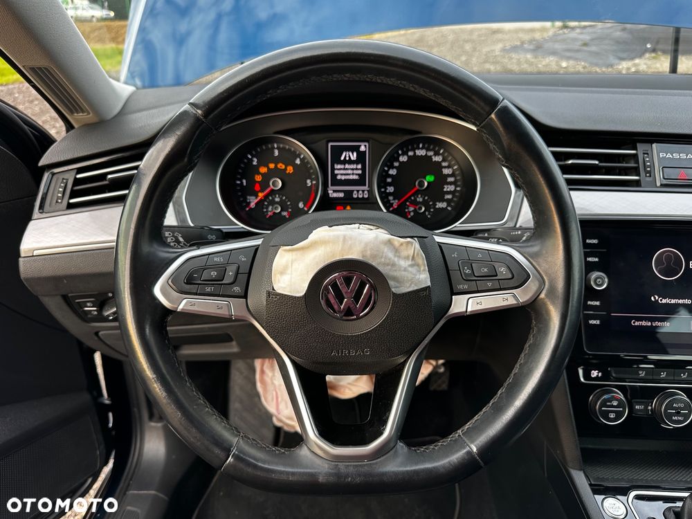 Volkswagen Passat Variant 1.6 TDI SCR DSG Comfortline - 27