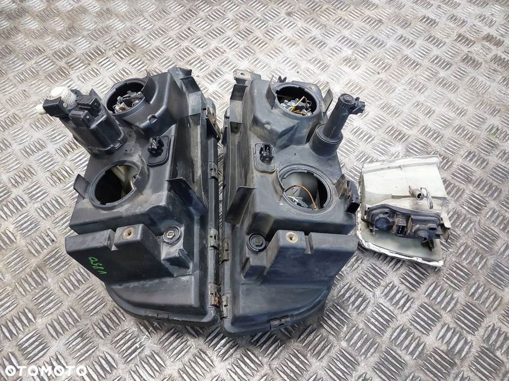 LAMPA LEWY PRZÓD + PRAWY PRZÓD VOLVO 850 I EU - 8