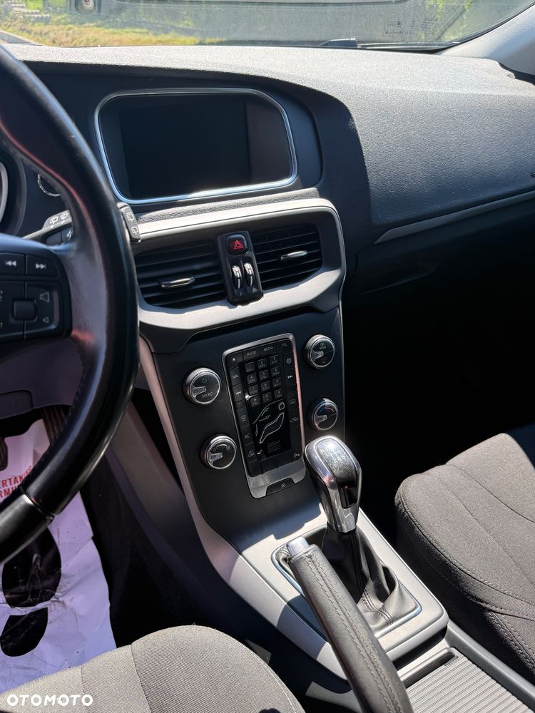 Volvo V40 D2 - 9