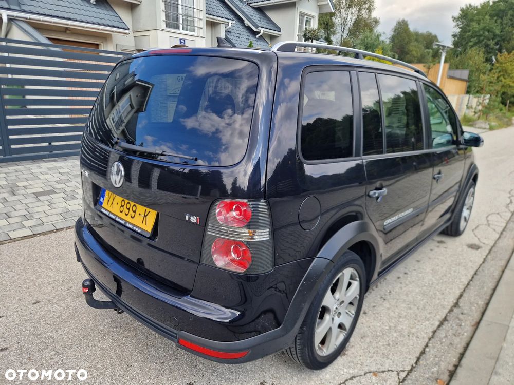 Volkswagen Touran 1.4 TSI DSG Cross - 35