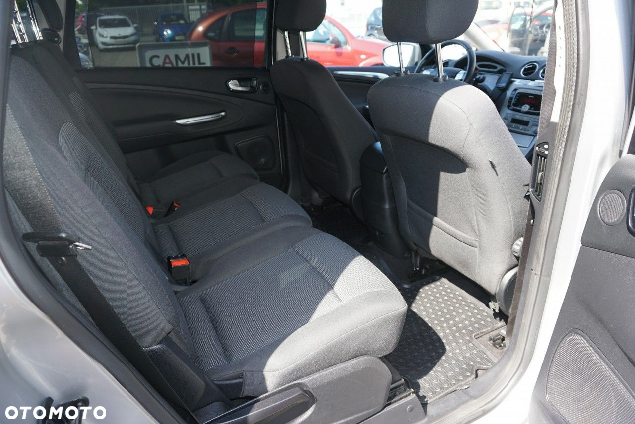 Ford S-Max - 14