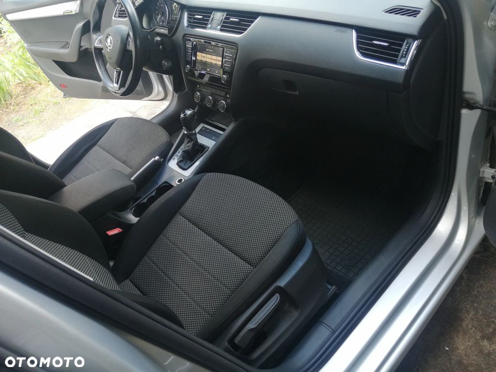 Skoda Octavia 1.6 TDI Style DSG - 30