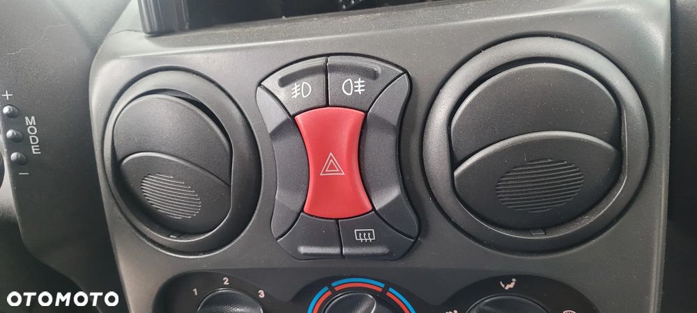 PRZEŁĄCZNIK ŚWIATEŁ AWARYJNYCH FIAT DOBLO - 1