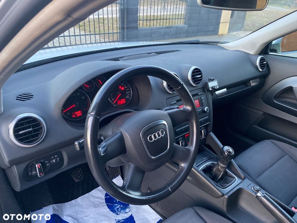 Audi A3 3-drzwiowe 1.4 TFSI Attraction - 27