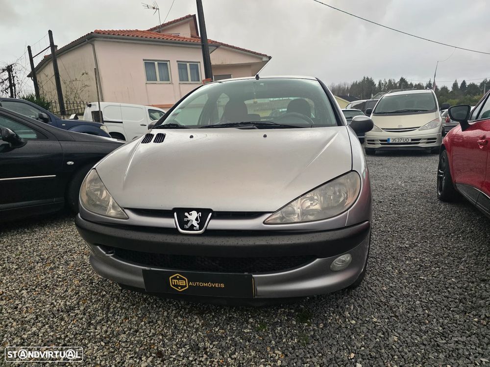 Peugeot 206 - 1
