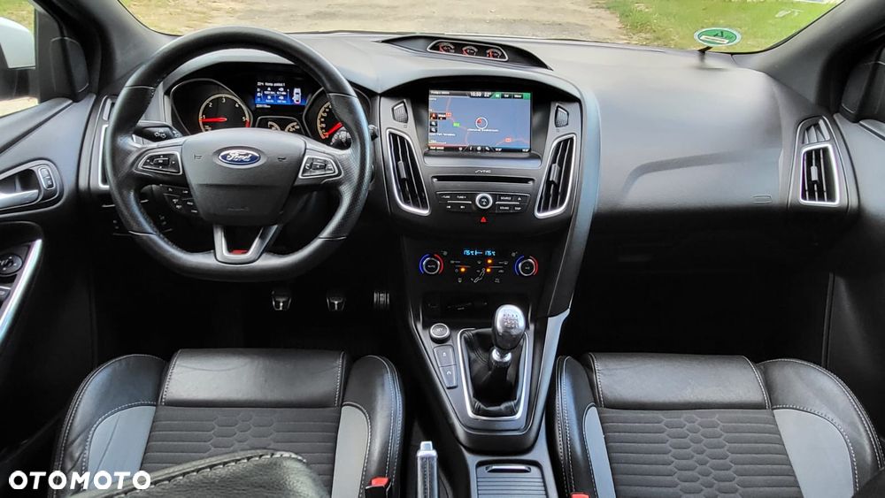 Ford Focus 2.0 TDCi ST - 32