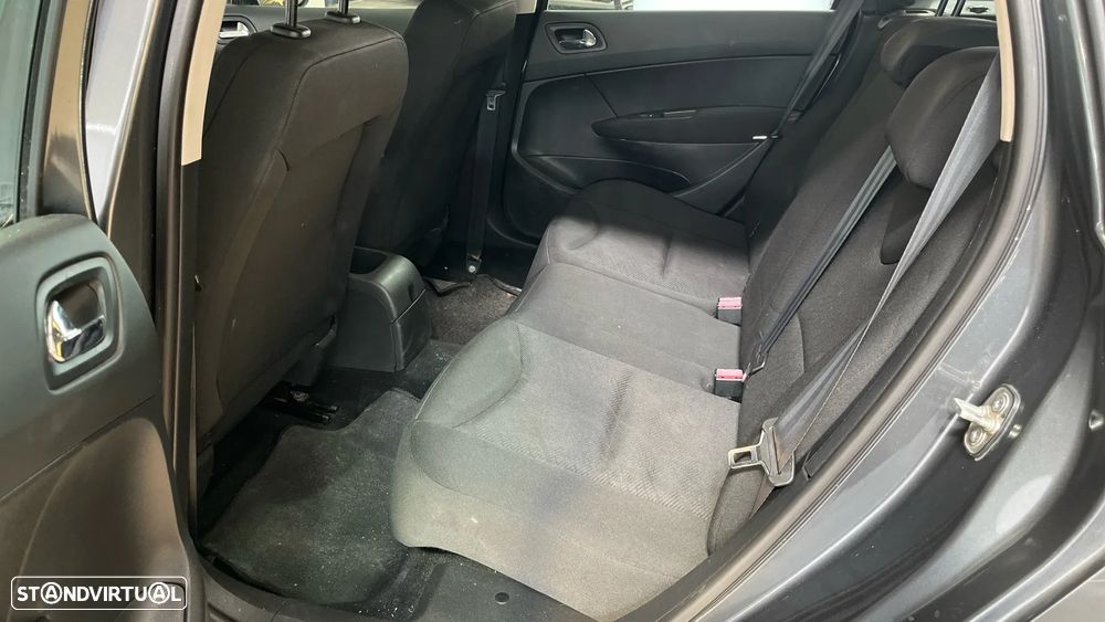 Peugeot 308 SW 1.4 16V Premium - 17