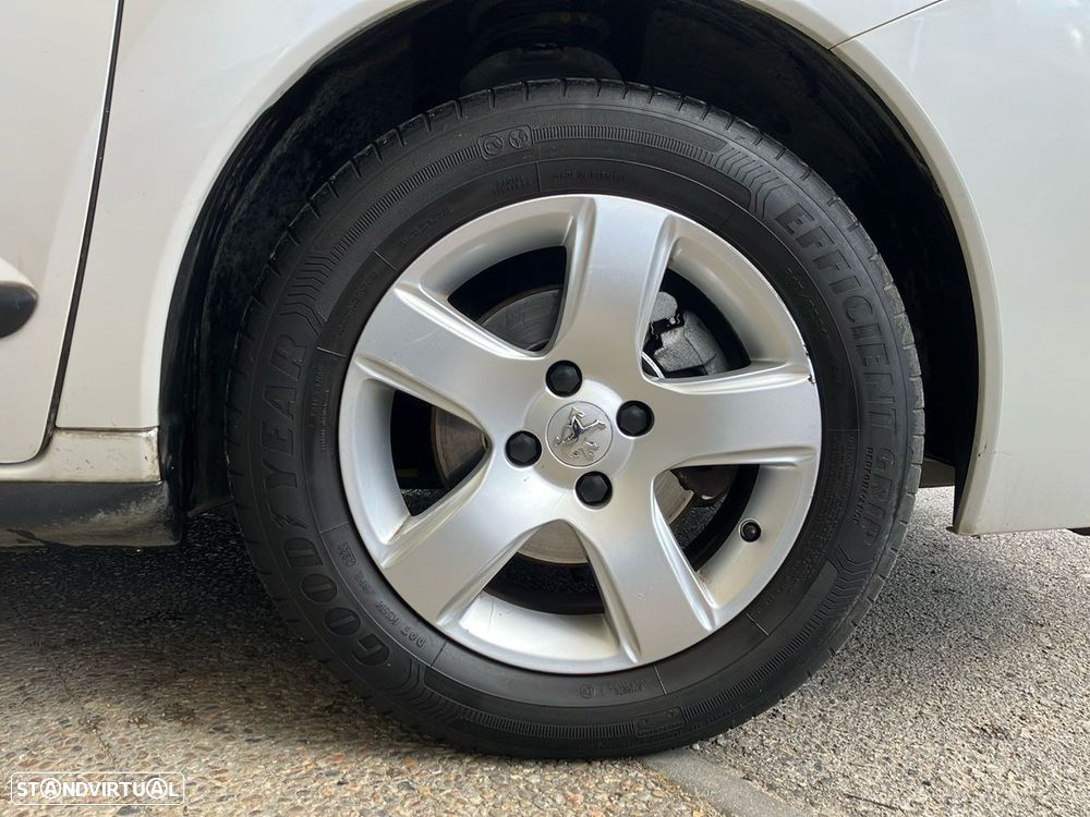 Peugeot 3008 1.6 HDi Style - 17