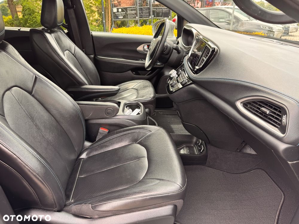 Chrysler Pacifica - 5