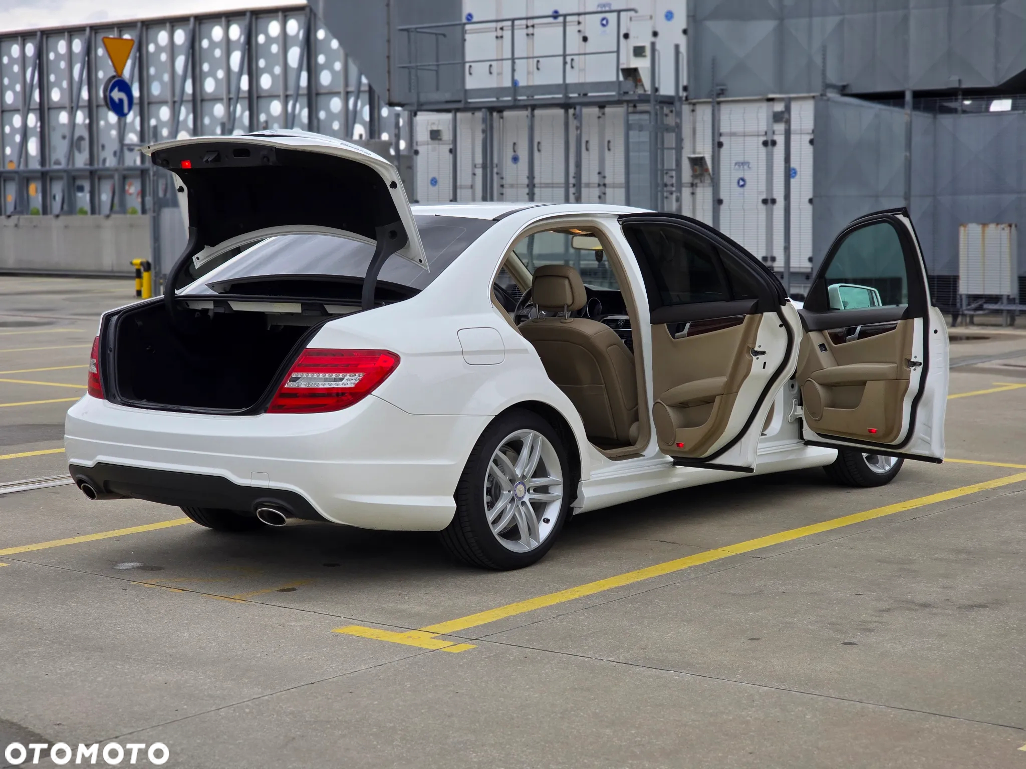 Mercedes-Benz Klasa C 350 T 7G-TRONIC Avantgarde Edition - 20