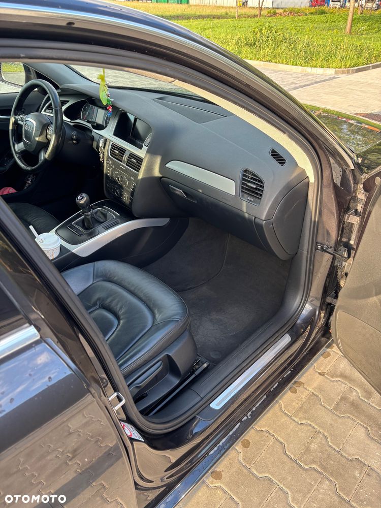 Audi A4 Limousine - 11