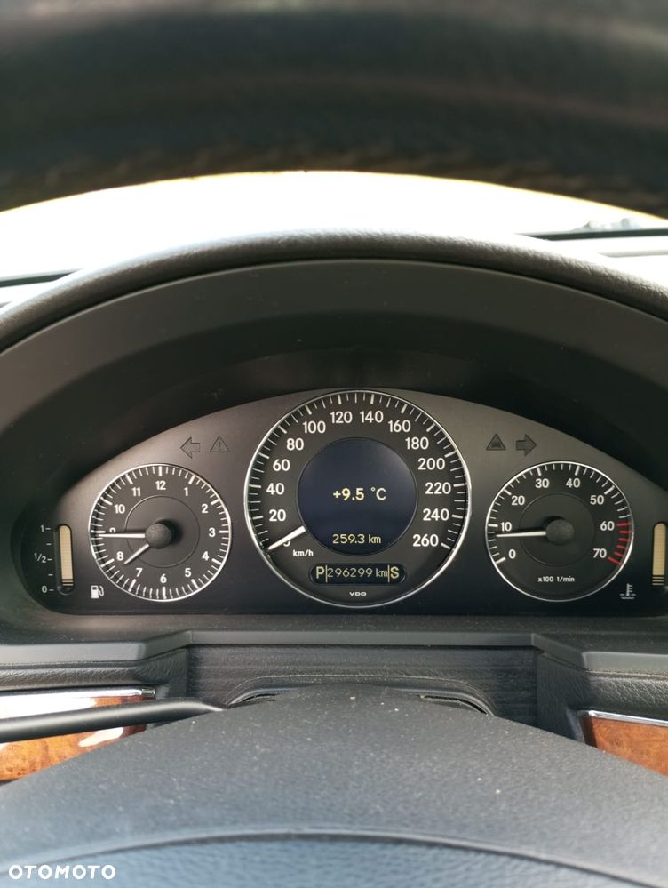 Mercedes-Benz Klasa E 320 T Elegance - 11