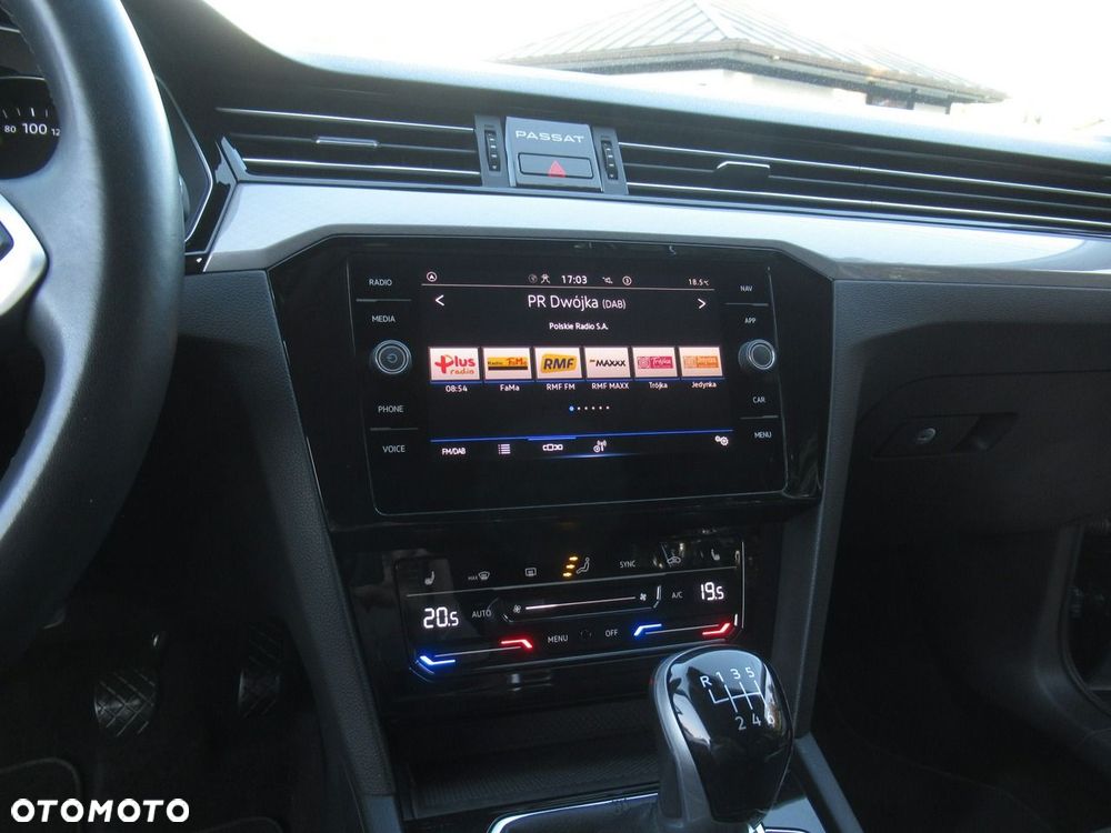 Volkswagen Passat 1.5 TSI EVO Business - 17