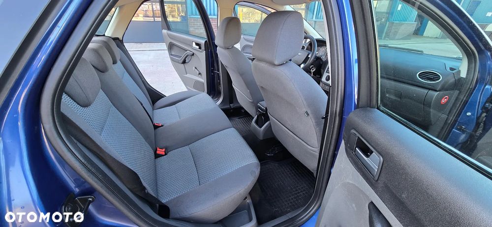 Ford Focus 1.6 16V Sport - 13