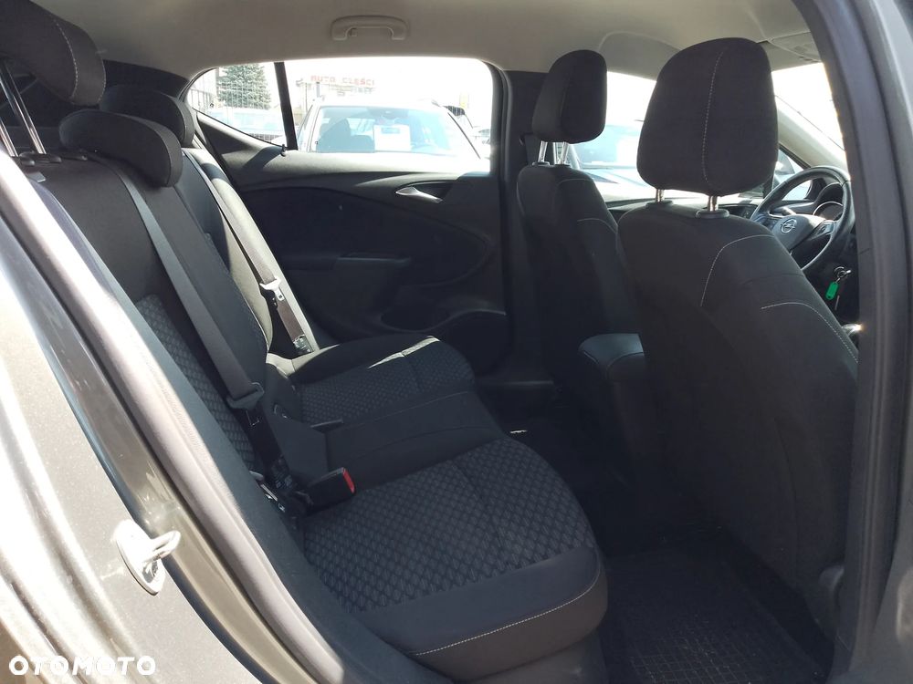 Opel Astra 1.2 T Edition S&S - 17