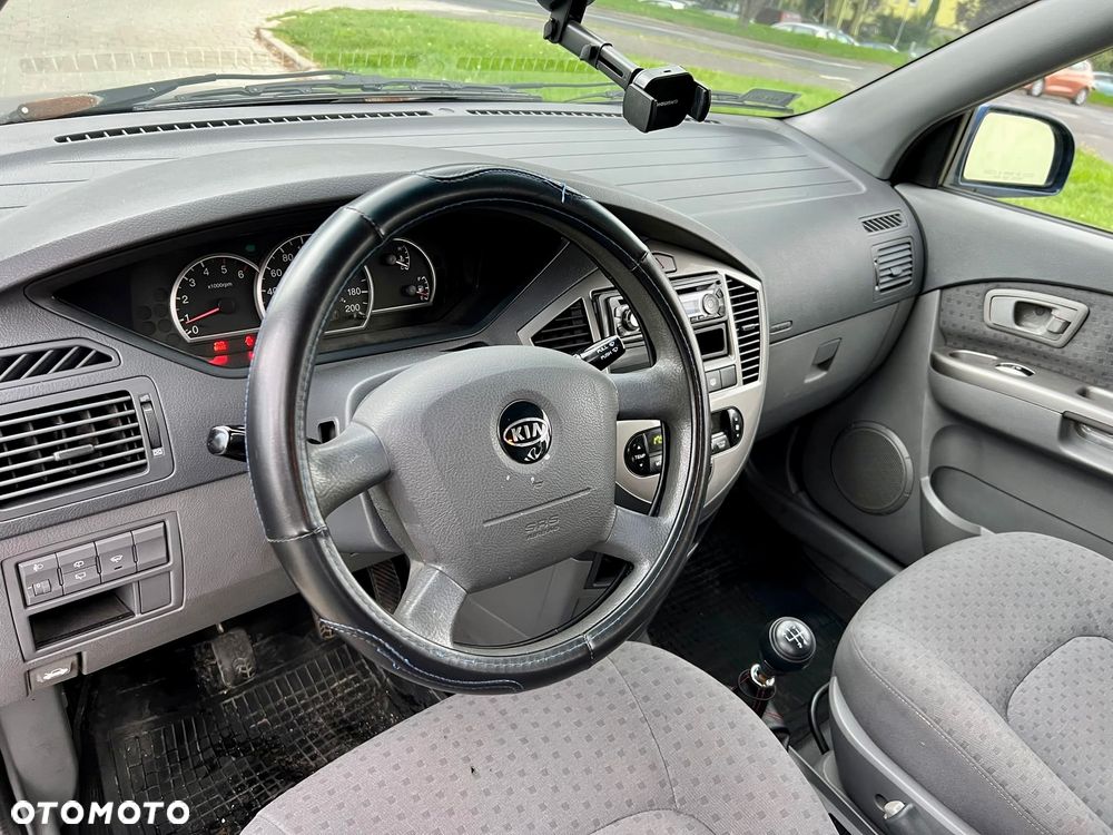 Kia Carens - 21