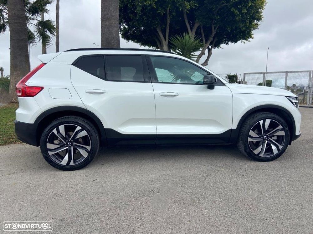 Volvo XC 40 2.0 B3 Plus Dark - 3