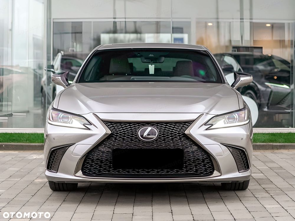 Lexus ES 300h F Sport Design - 4