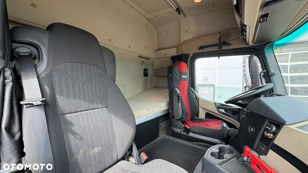 Mercedes-Benz Actros - 12