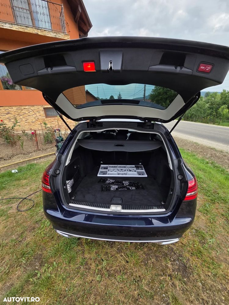 Mercedes-Benz C - 11