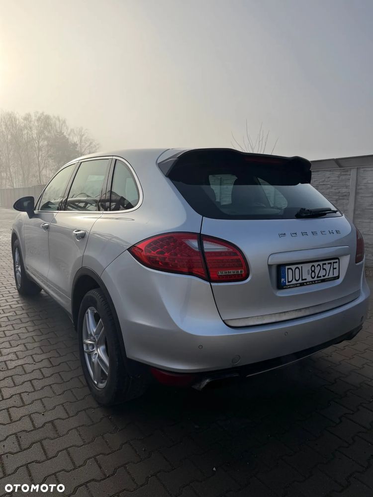 Porsche Cayenne - 4