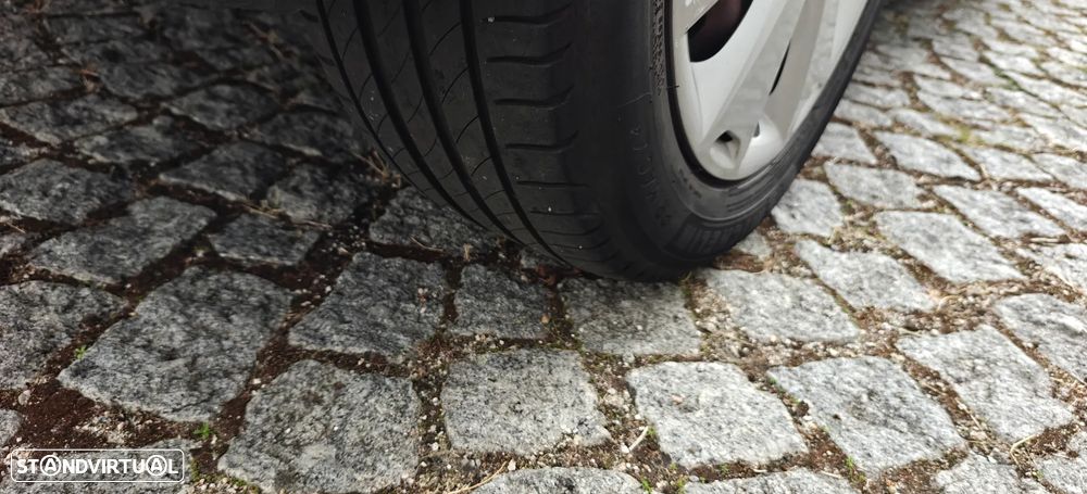 Ford Focus 1.6 TDCi DPF SYNC Edition - 6