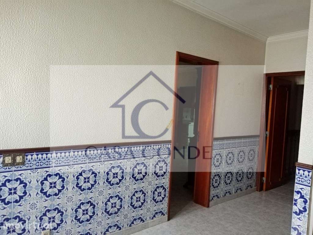 Moradia Isolada Duplex T4 para Remodelar | Excelente Potencial de V... - Grande imagem: 5/25