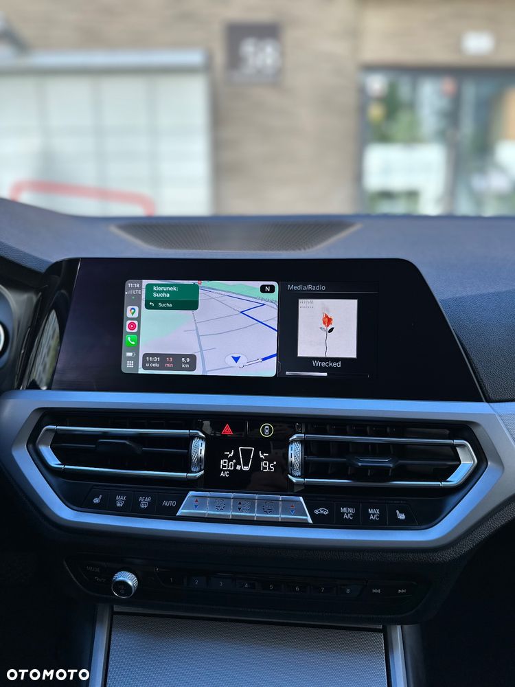 BMW Seria 3 318d Touring Advantage - 18