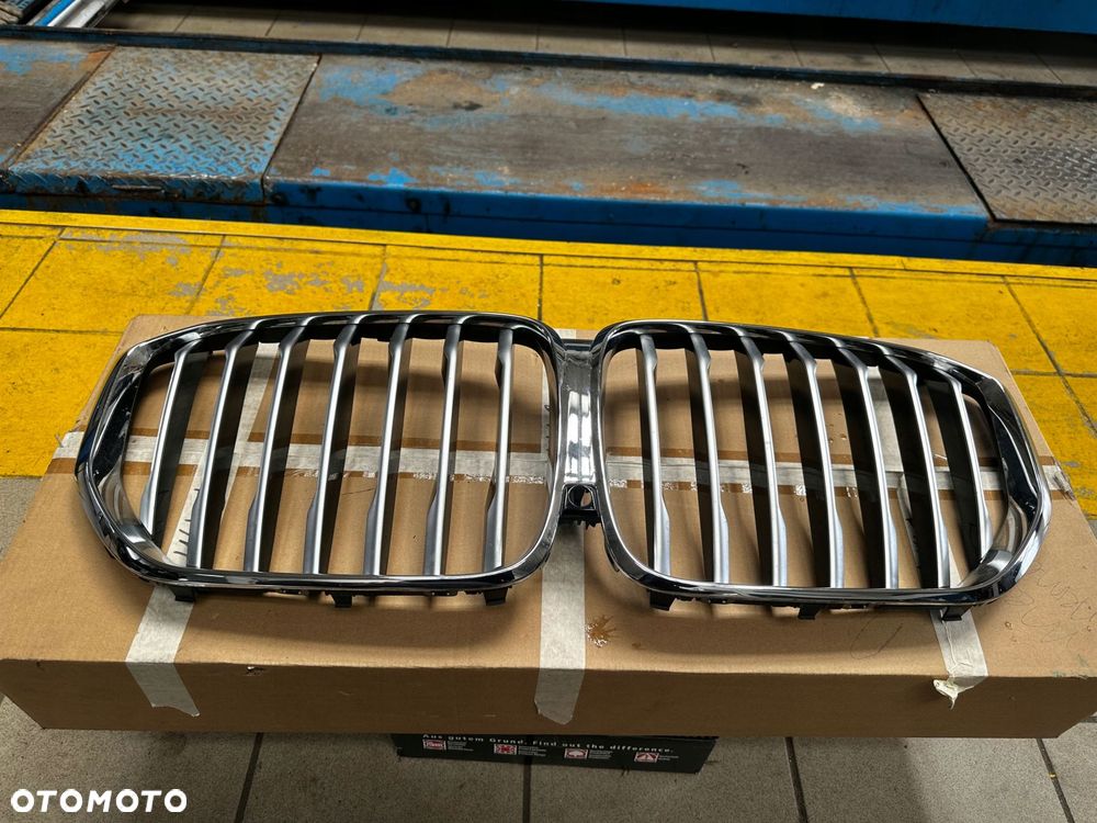 bmw x5 g05 lci lift kamera grill nerki chłodnicy 51135a67cc5 - 4