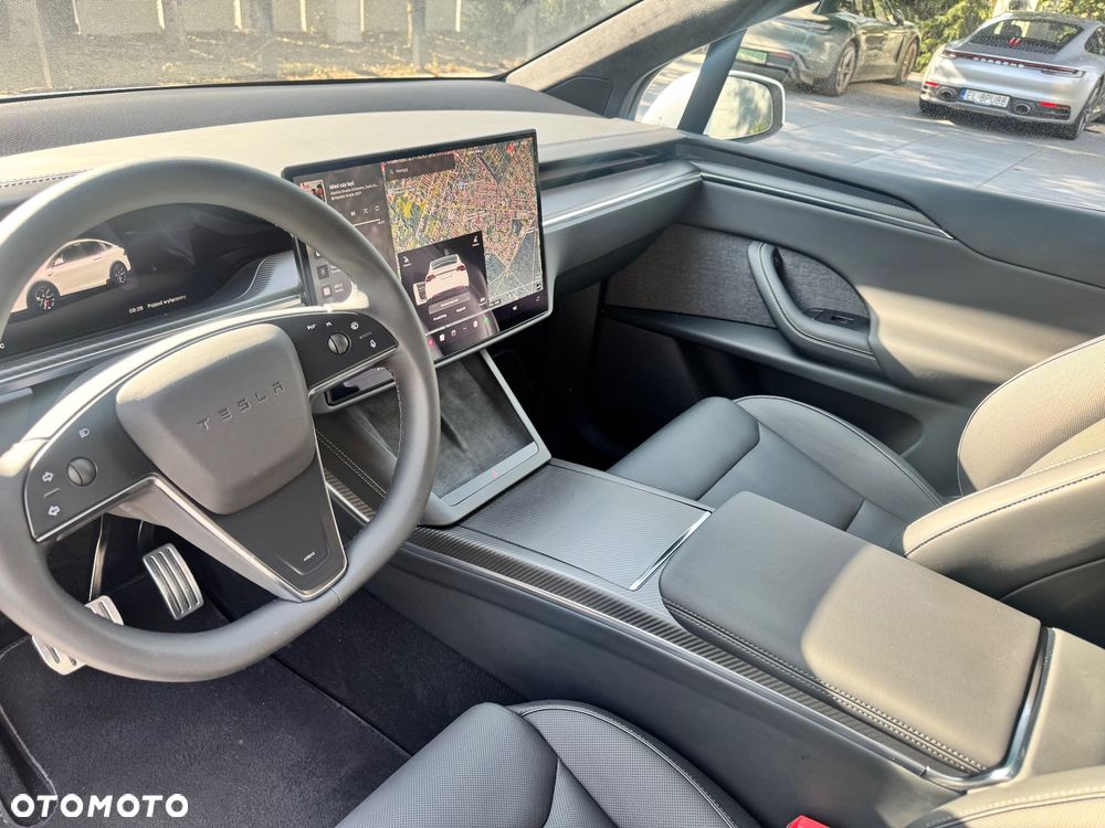 Tesla Model X - 18