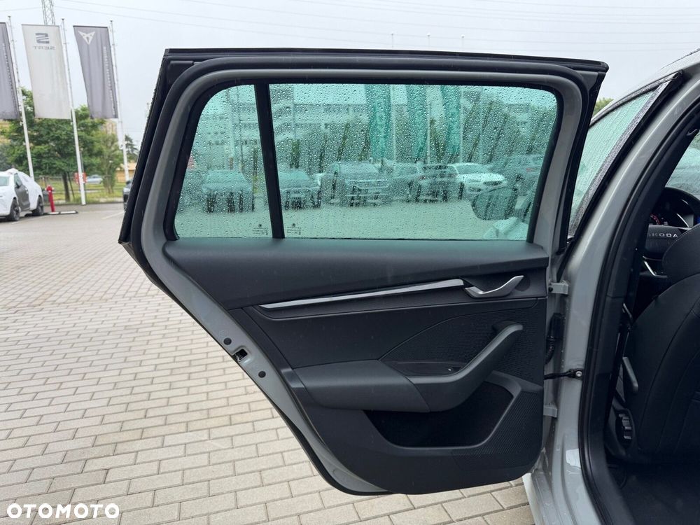 Skoda Octavia 1.5 TSI mHEV Sportline DSG - 17