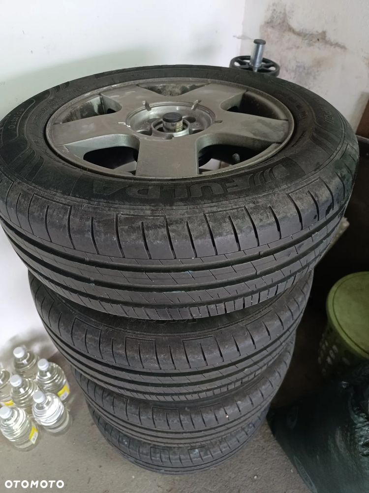 Volkswagen Golf 1.6 - 22