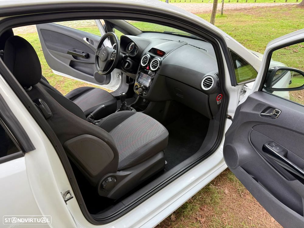 Opel Corsa 1.2 Black Edition - 25